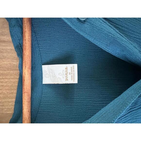 PrAna Scheena Button Down Tunic Top Teal Blue Women’s size Medium - Picture 7 of 11
